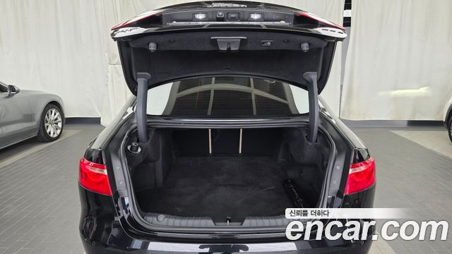 Jaguar XF (X260) 20d Prestige 2018 — фото 20