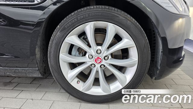 Jaguar XF (X260) 20d Prestige 2018 — фото 21