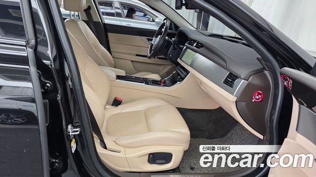 Jaguar XF (X260) 20d Prestige 2018 — фото 26