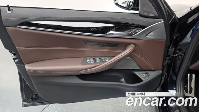 BMW 5 Series (G30) 530i M Sport Package 2022 — фото 30