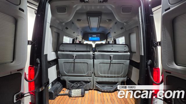 Hyundai Solati 11-Seater Luxury 2021 — фото 18