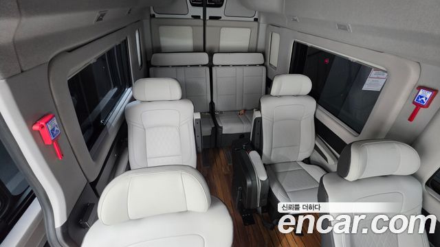 Hyundai Solati 11-Seater Luxury 2021 — фото 19