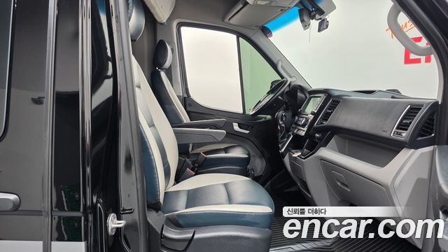 Hyundai Solati 11-Seater Luxury 2021 — фото 26