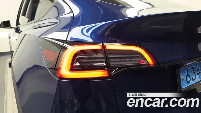 Tesla Model Y Long Range AWD 2022 — фото 23