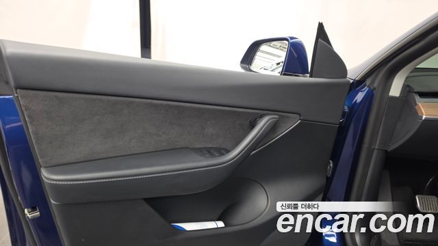 Tesla Model Y Long Range AWD 2022 — фото 24