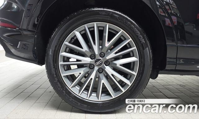 Audi Q3 (F3) 40 TFSI Quattro Premium 2024 — фото 5