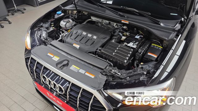 Audi Q3 (F3) 40 TFSI Quattro Premium 2024 — фото 6