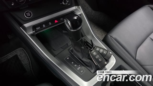 Audi Q3 (F3) 40 TFSI Quattro Premium 2024 — фото 9
