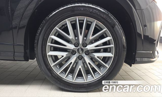 Audi Q3 (F3) 40 TFSI Quattro Premium 2024 — фото 21