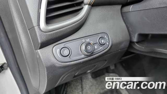 Chevrolet Trax 1.4 LS Deluxe 2017 — фото 12