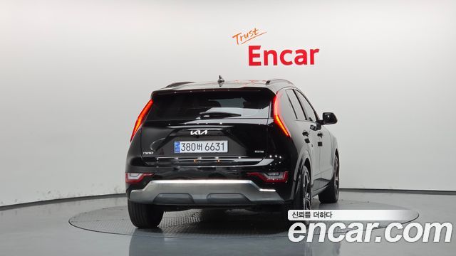 Kia Niro Prestige 2022 — фото 4