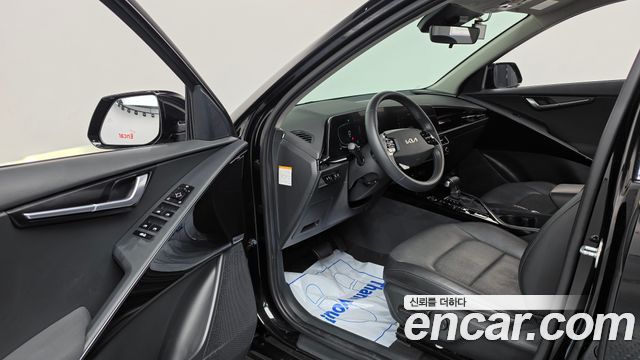 Kia Niro Prestige 2022 — фото 10