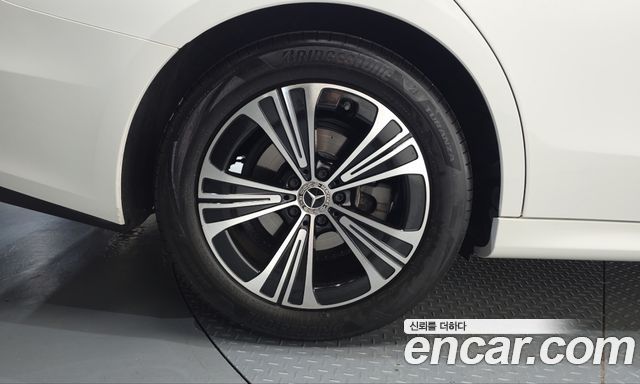 Mercedes-Benz E-Class (W214) E200 Avantgarde 2025 — фото 5