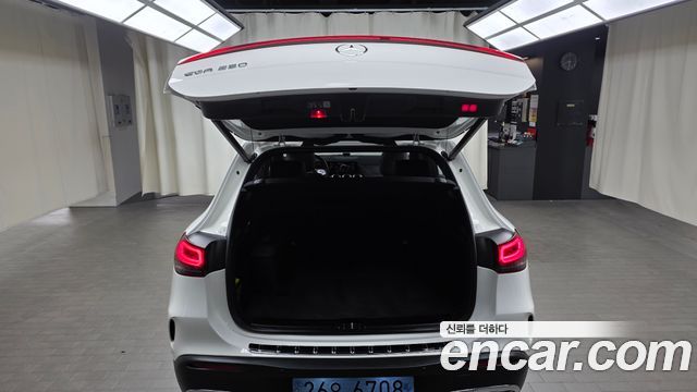 Mercedes-Benz EQA (H243) EQA250 AMG Package Plus 2022 — фото 19