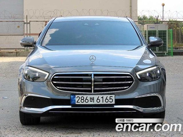 Mercedes-Benz E-Class (W213) E250 Exclusive 2022 — фото 1