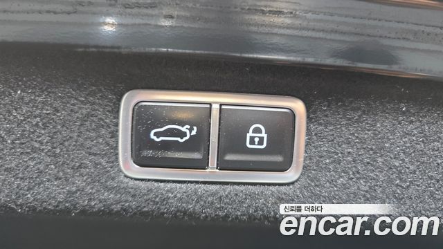 Hyundai Grandeur (GN7) 2,5 Gasoline 2WD Premium 2023 — фото 20