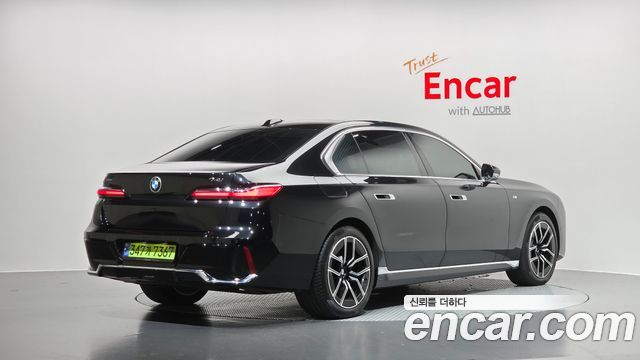 BMW 7 Series (G70) 740i xDrive M Sport 2024 — фото 2