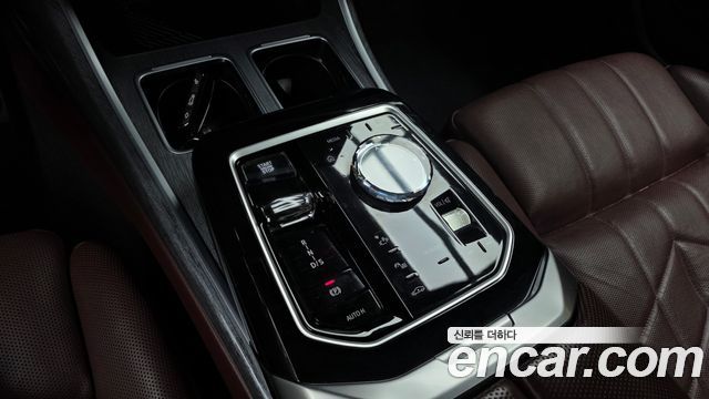 BMW 7 Series (G70) 740i xDrive M Sport 2024 — фото 9