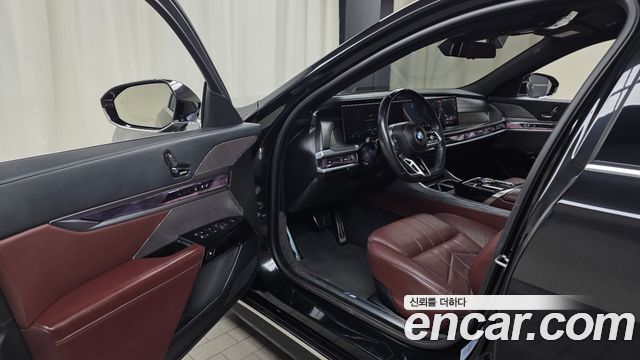 BMW 7 Series (G70) 740i xDrive M Sport 2024 — фото 10