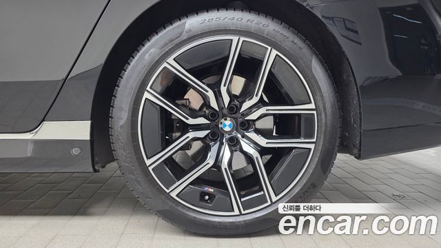 BMW 7 Series (G70) 740i xDrive M Sport 2024 — фото 21