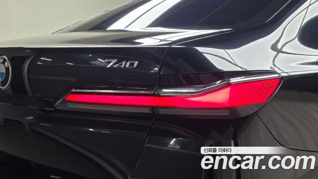 BMW 7 Series (G70) 740i xDrive M Sport 2024 — фото 23