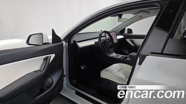 Tesla Model Y Long Range AWD 2021 — фото 10