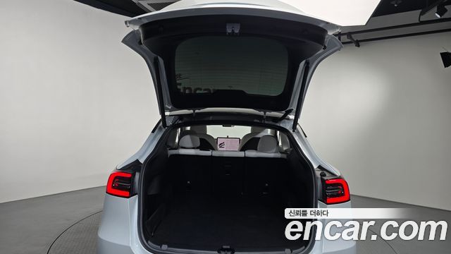 Tesla Model Y Long Range AWD 2021 — фото 20