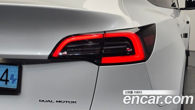 Tesla Model Y Long Range AWD 2021 — фото 29