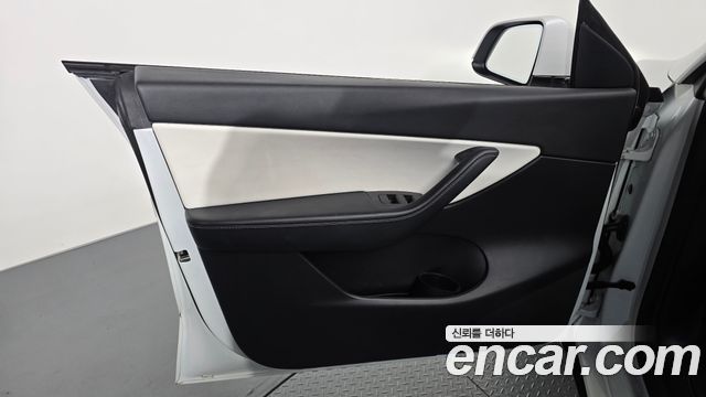 Tesla Model Y Long Range AWD 2021 — фото 30