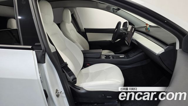 Tesla Model Y Long Range AWD 2021 — фото 32