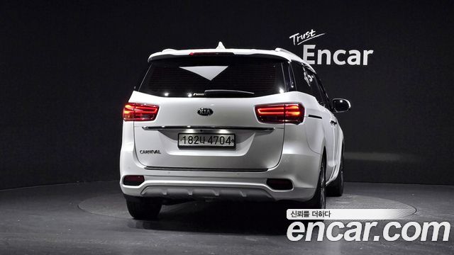 Kia Carnival Gasoline 9-Seater Noblesse Special 2020 — фото 4