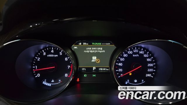 Kia Carnival Gasoline 9-Seater Noblesse Special 2020 — фото 8