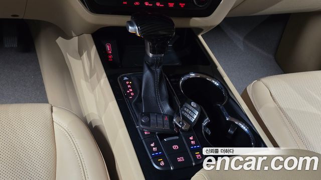 Kia Carnival Gasoline 9-Seater Noblesse Special 2020 — фото 9