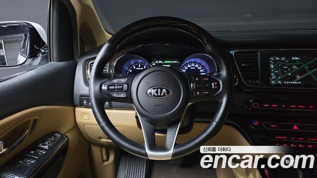 Kia Carnival Gasoline 9-Seater Noblesse Special 2020 — фото 12