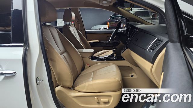 Kia Carnival Gasoline 9-Seater Noblesse Special 2020 — фото 26