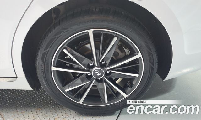 Hyundai Grandeur (IG) 2.5 Le Blanc 2023 — фото 21