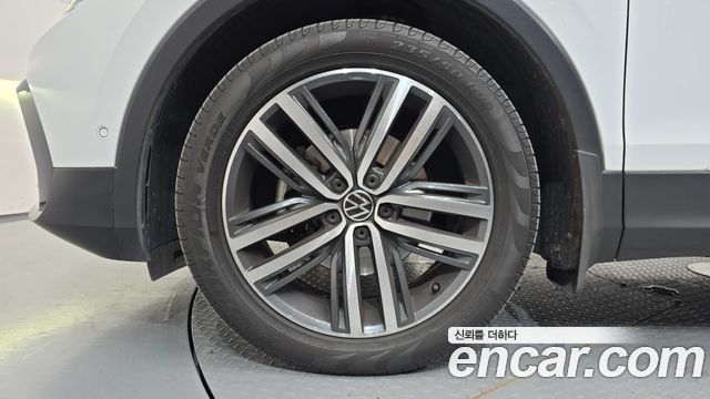 Volkswagen Tiguan (II) 2.0 TDI Prestige 2023 — фото 5