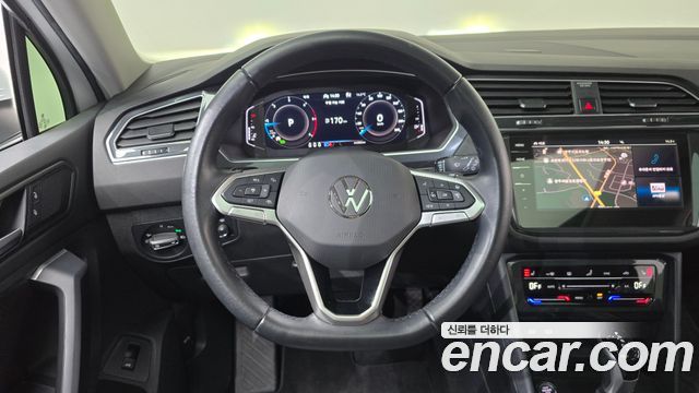 Volkswagen Tiguan (II) 2.0 TDI Prestige 2023 — фото 12