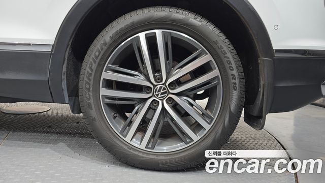 Volkswagen Tiguan (II) 2.0 TDI Prestige 2023 — фото 21