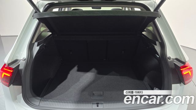 Volkswagen Tiguan (II) 2.0 TDI Prestige 2023 — фото 30