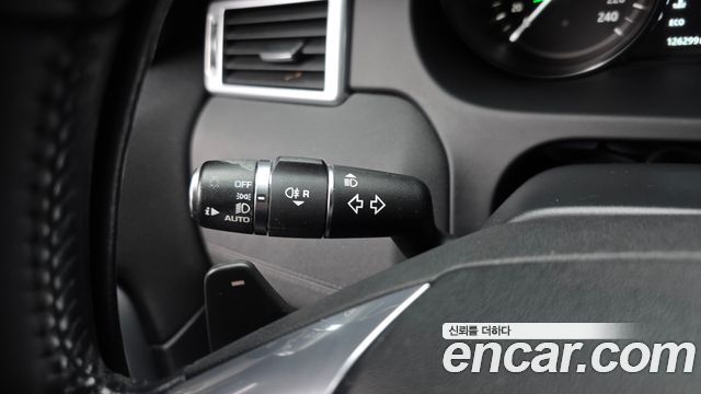 Land Rover Discovery Sport 2.0 TD4 SE (150PS) 2017 — фото 17