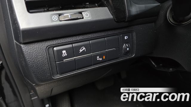KG Mobility (SsangYong) Rexton Sports Khan Diesel 2.2 2WD Prestige 2021 — фото 17