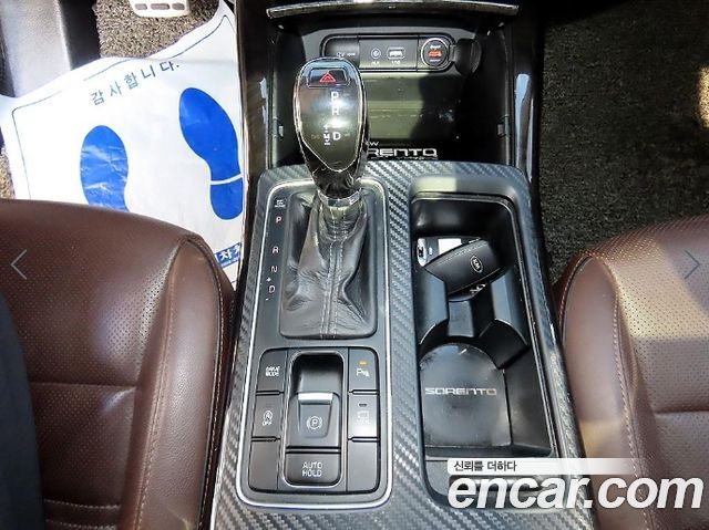 Kia Sorento Diesel 2.0 2WD Noblesse Special 2015 — фото 10