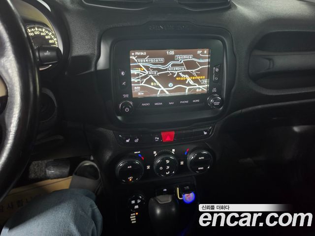 Jeep Renegade 1.6 Diesel Longitude 2015 — фото 18
