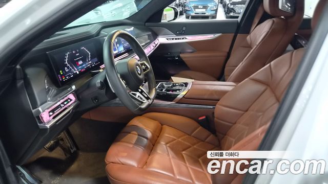 BMW 7 Series (G70) 740i sDrive M Sport 2023 — фото 8
