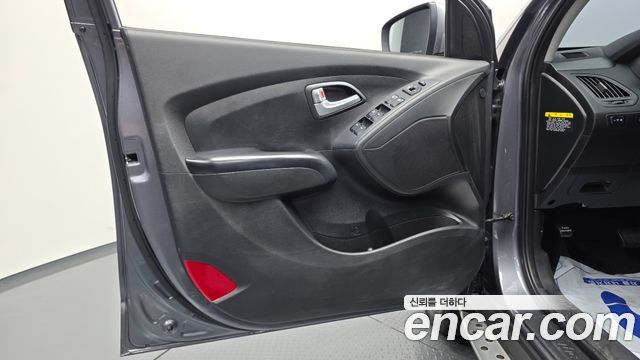 Hyundai Tucson ix Diesel(e-VGT) 2WD Smart special 2014 — фото 24