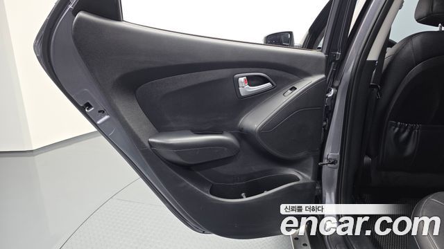 Hyundai Tucson ix Diesel(e-VGT) 2WD Smart special 2014 — фото 25
