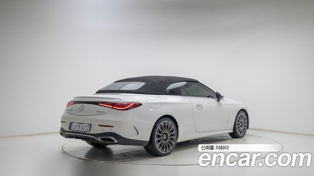 Mercedes-Benz CLE-Class (C236) CLE450 4MATIC Cabriolet 2024 — фото 2