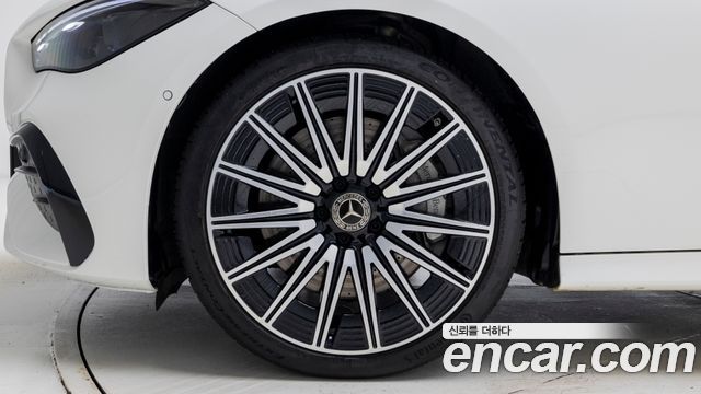 Mercedes-Benz CLE-Class (C236) CLE450 4MATIC Cabriolet 2024 — фото 5