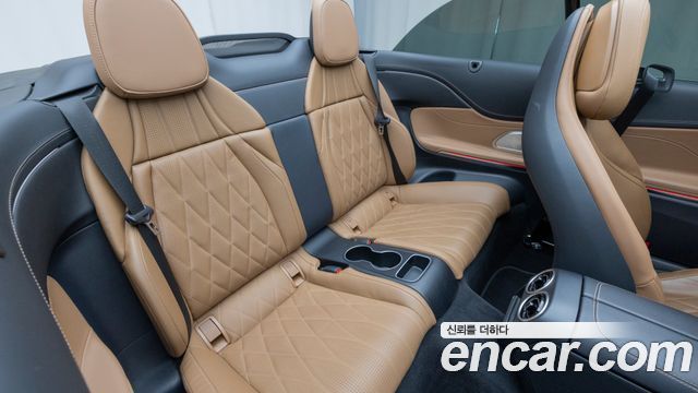 Mercedes-Benz CLE-Class (C236) CLE450 4MATIC Cabriolet 2024 — фото 10